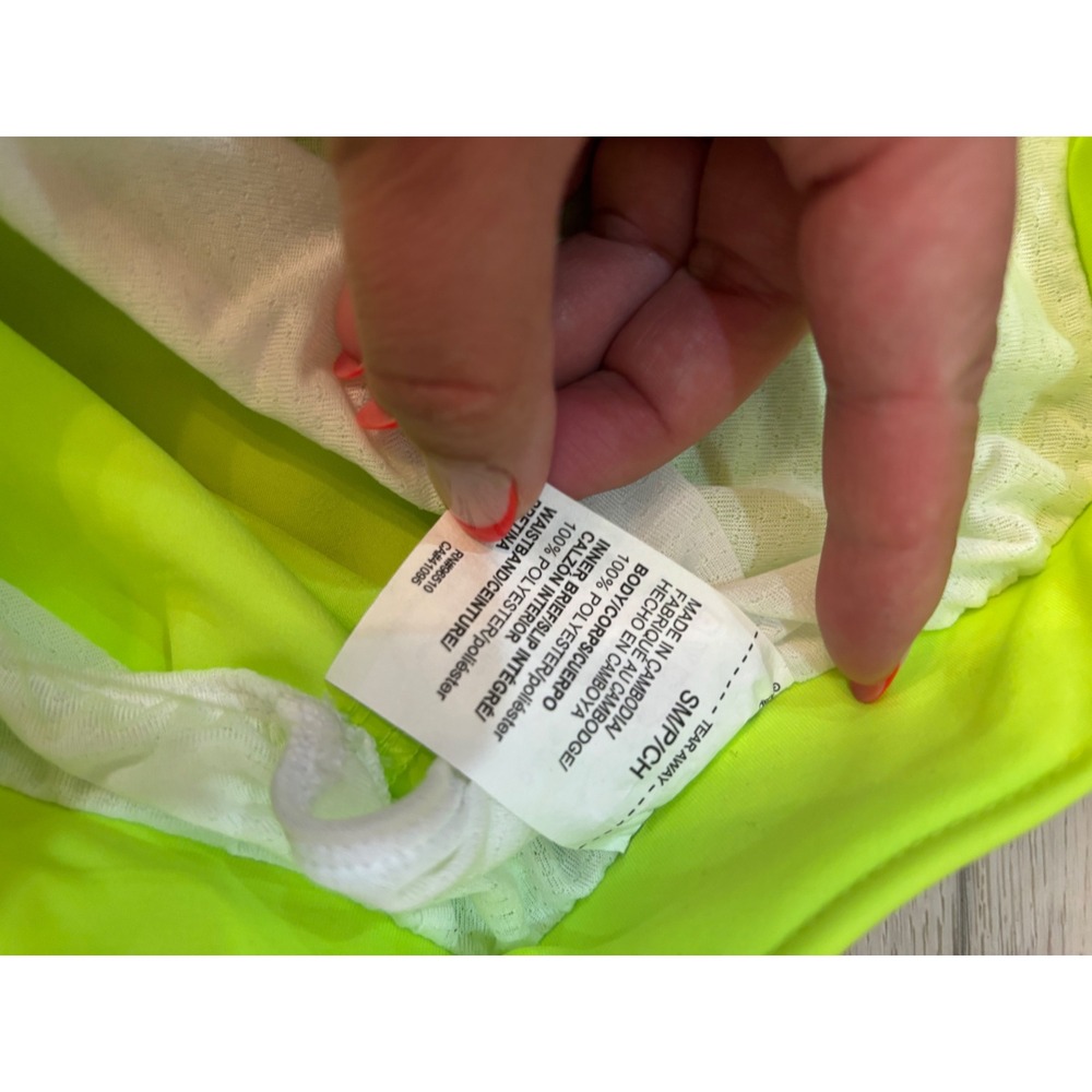 Under Armour Womens Fly-By 2.0 Running Shorts Neon Lime Yellow Small NWT - Picture 2 of 7